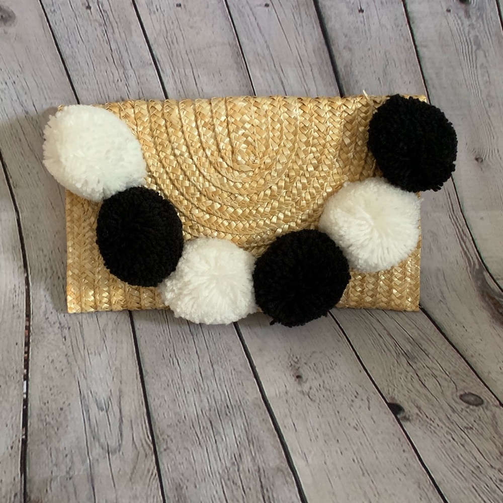 PomPom straw purse